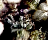 /album/galerie-photos/analcime-epidote-glaucophane-10703-mod1-jpg/